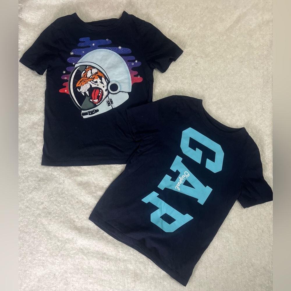 GAP boys tshirt 2 bundle navy blue Size 6/7 Gap for Good